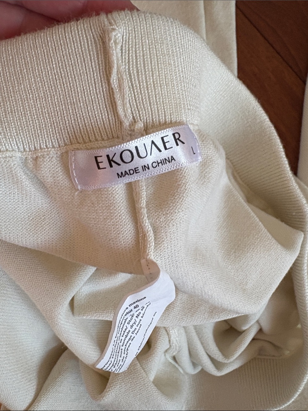 Women’s Cream/Ivory Two-Piece Knit Pantsuit with Black Trim / Sz L So Comfy!!! - Picture 6 of 12